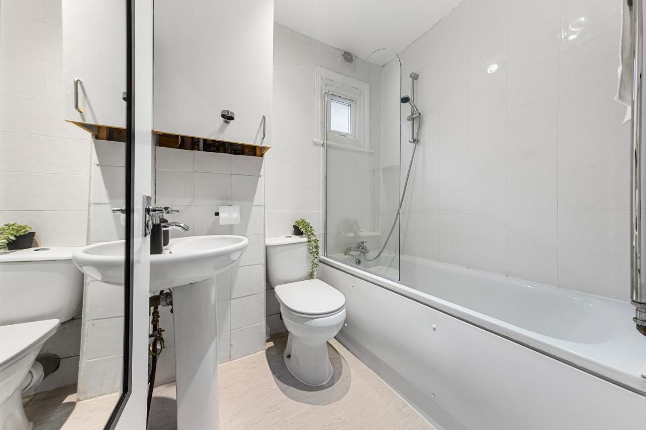 Modern Gem Brixton Centre Cozy & Comfort Charis City Studio London Exterior photo